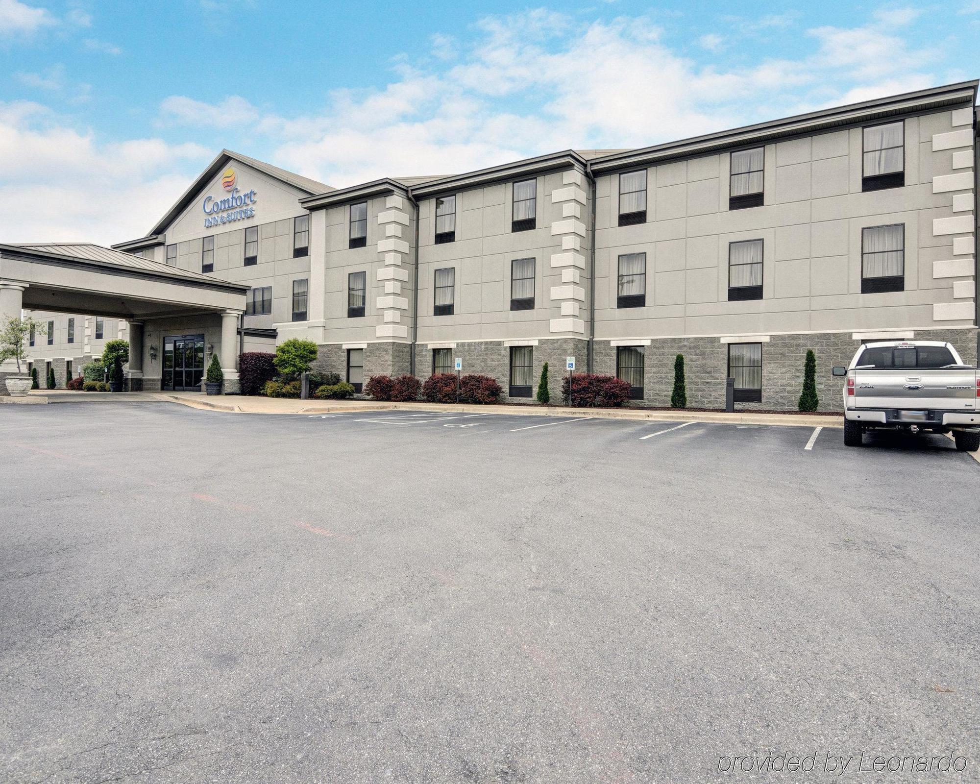 Comfort Inn & Suites Hot Springs Central Exterior photo